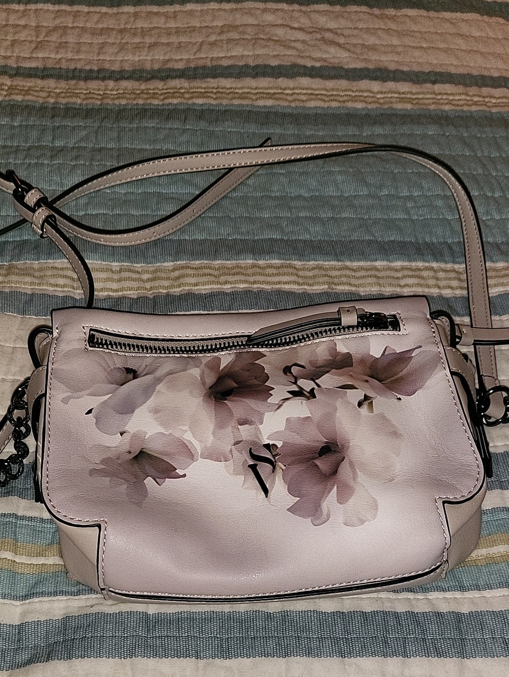 Simply VERA -Floral Print Crossbody Bag in Light Lavender - Adjustable Strap.